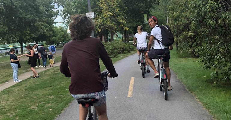biking in montreal